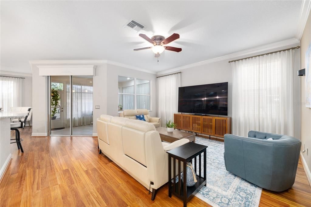 На продажу: $439,900 (3 спален, 2 ванн, 1621 Квадратных фут)