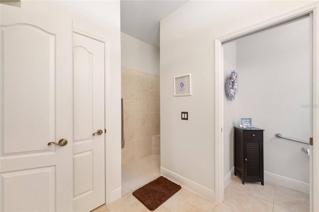 На продажу: $439,900 (3 спален, 2 ванн, 1621 Квадратных фут)