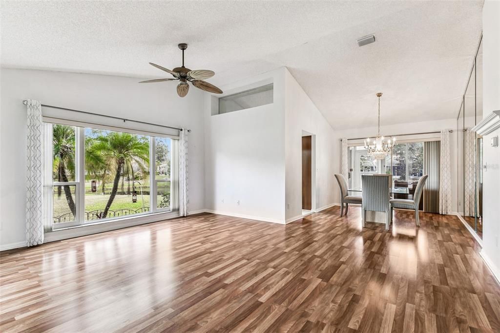 待售: $329,916 (2 贝兹, 2 浴室, 1268 平方英尺)