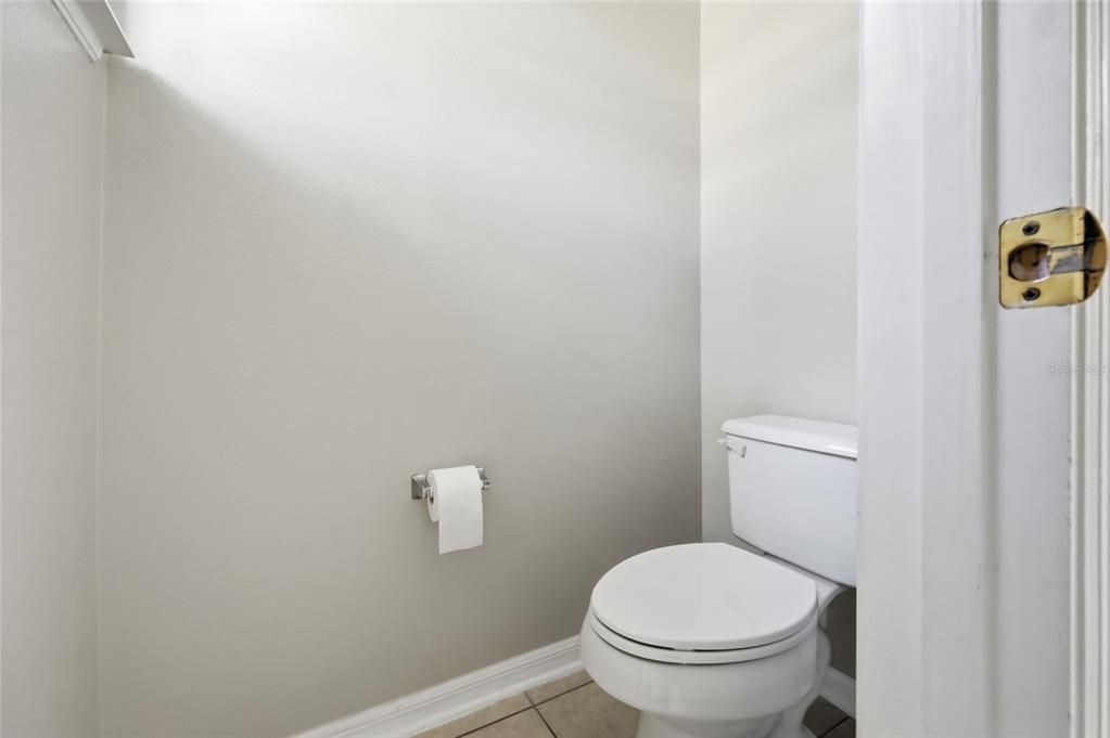 待售: $560,000 (4 贝兹, 2 浴室, 2256 平方英尺)