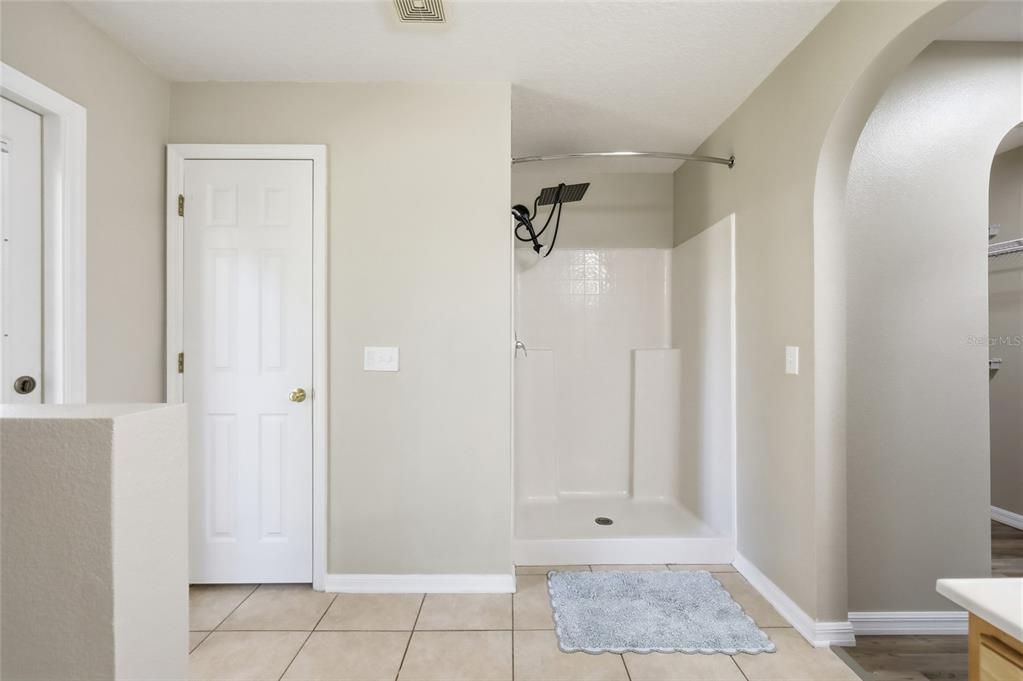 待售: $560,000 (4 贝兹, 2 浴室, 2256 平方英尺)