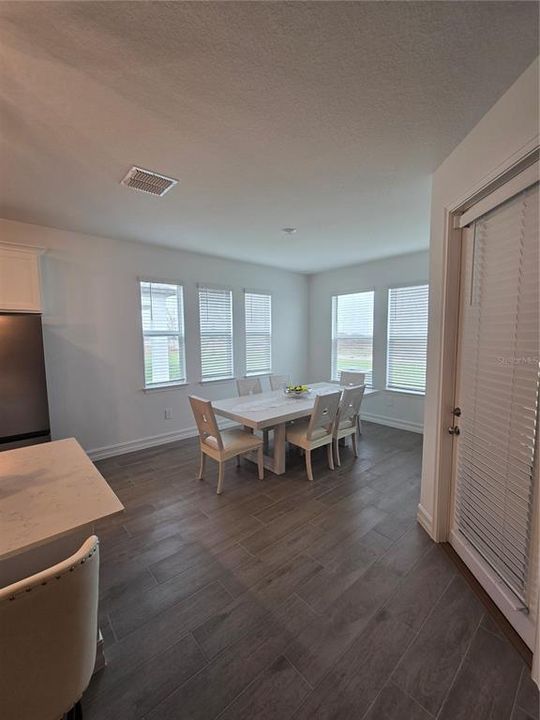 For Rent: $4,000 (3 beds, 3 baths, 2156 Square Feet)