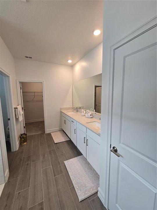 For Rent: $4,000 (3 beds, 3 baths, 2156 Square Feet)