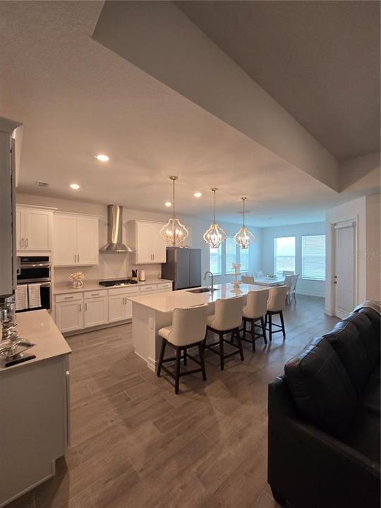 For Rent: $4,000 (3 beds, 3 baths, 2156 Square Feet)