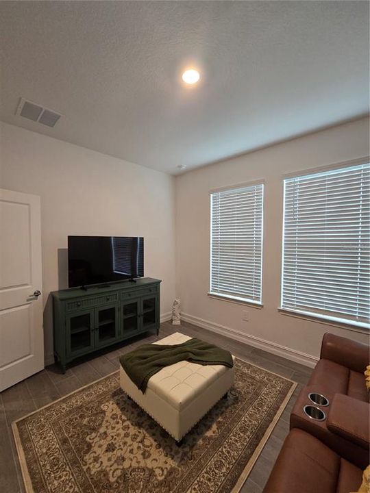 For Rent: $4,000 (3 beds, 3 baths, 2156 Square Feet)