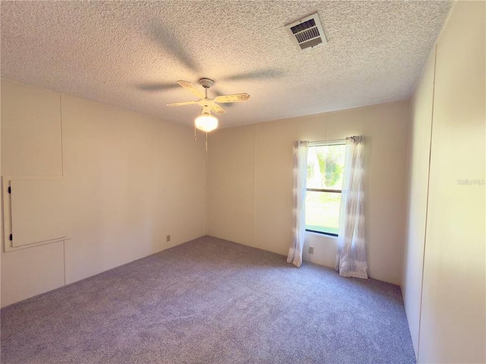 待售: $123,500 (2 贝兹, 2 浴室, 920 平方英尺)