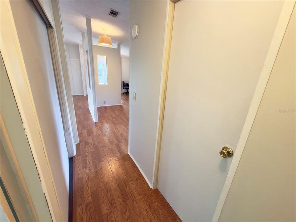 待售: $123,500 (2 贝兹, 2 浴室, 920 平方英尺)