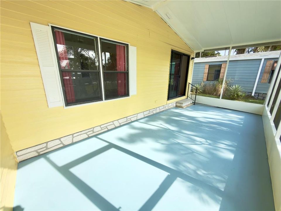 待售: $123,500 (2 贝兹, 2 浴室, 920 平方英尺)