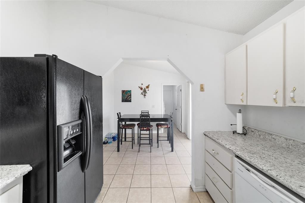 待售: $215,000 (3 贝兹, 2 浴室, 1254 平方英尺)