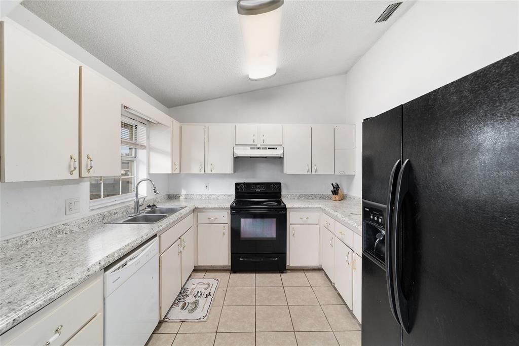 待售: $215,000 (3 贝兹, 2 浴室, 1254 平方英尺)