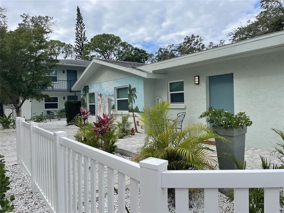 For Rent: $3,500 (3 beds, 2 baths, 1150 Square Feet)