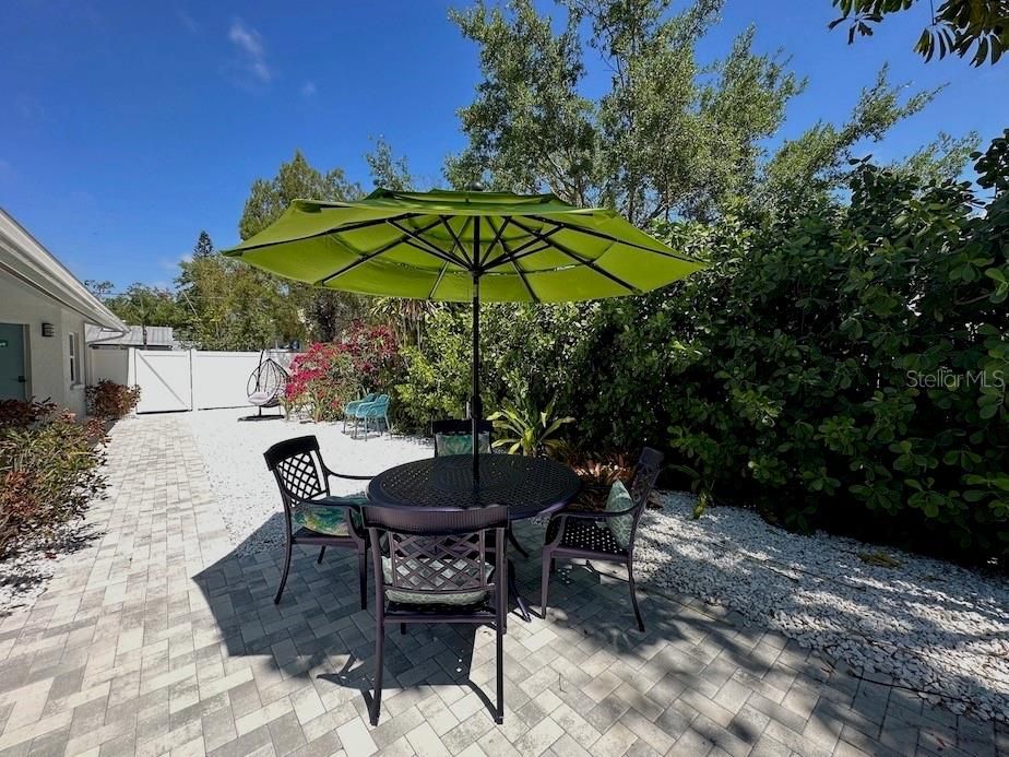 For Rent: $3,500 (3 beds, 2 baths, 1150 Square Feet)