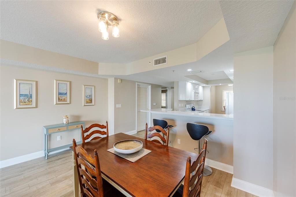 En Venta: $399,000 (2 camas, 2 baños, 1438 Pies cuadrados)