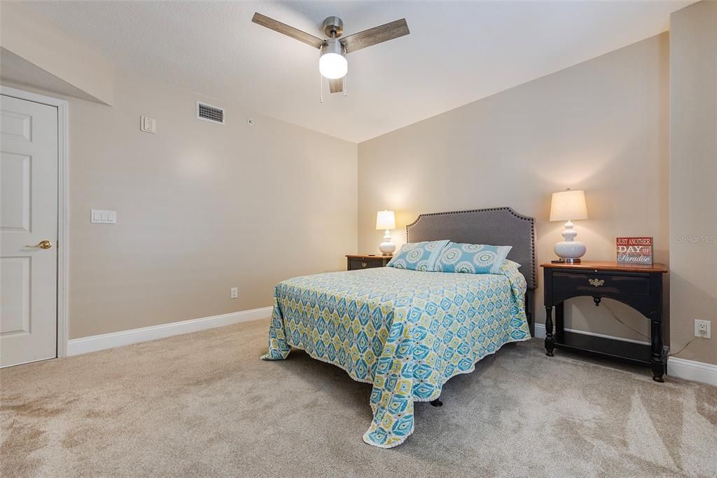 En Venta: $399,000 (2 camas, 2 baños, 1438 Pies cuadrados)