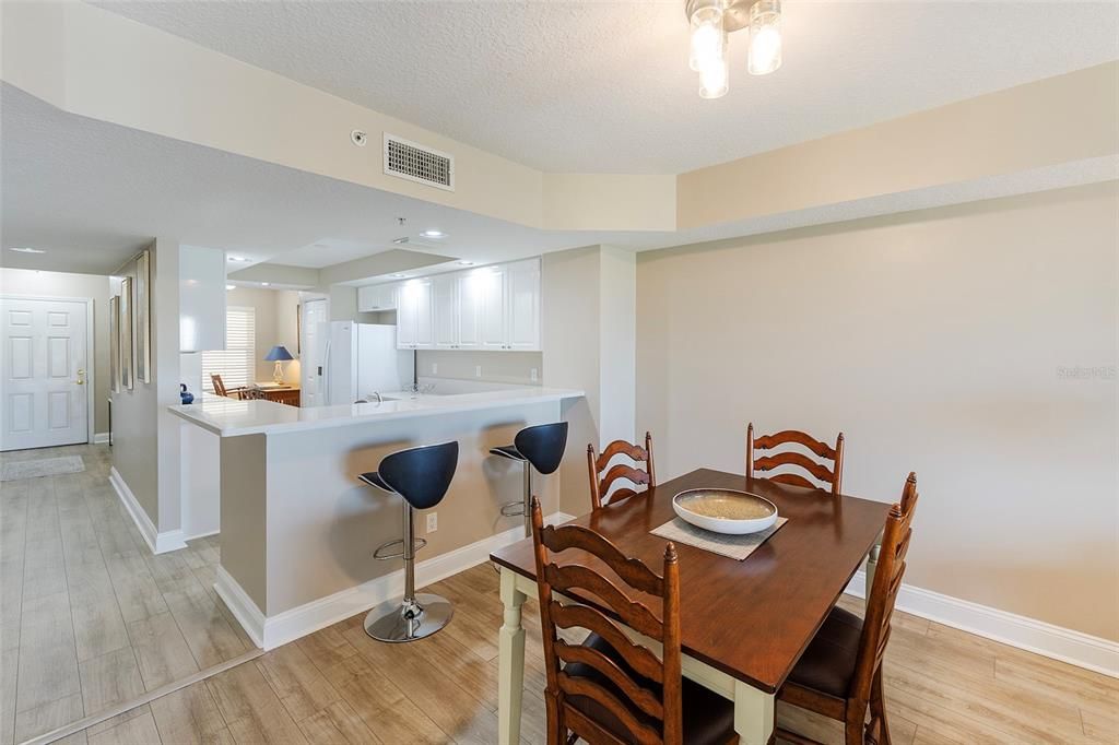 En Venta: $399,000 (2 camas, 2 baños, 1438 Pies cuadrados)