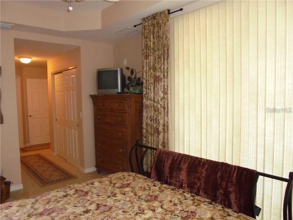 出租: $3,000 (3 贝兹, 2 浴室, 1498 平方英尺)