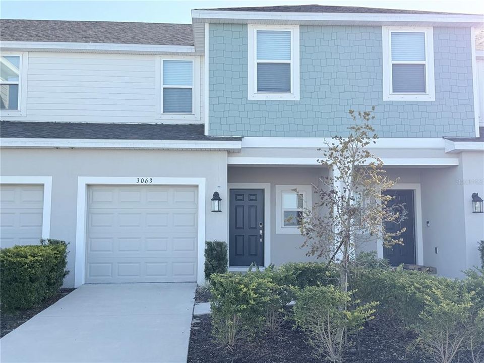 For Rent: $2,150 (3 beds, 2 baths, 1373 Square Feet)