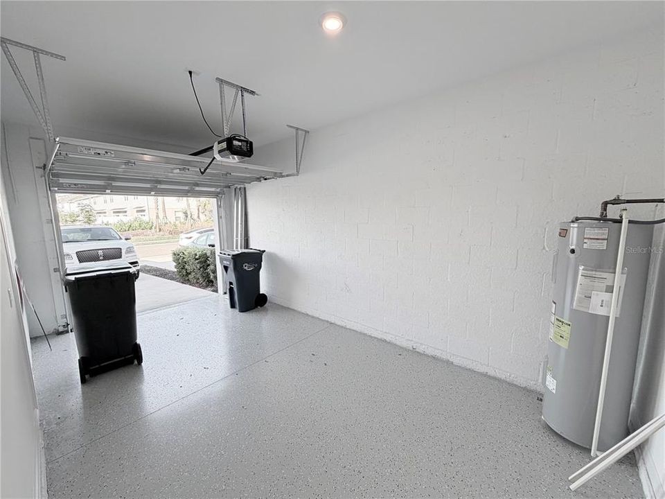 For Rent: $2,150 (3 beds, 2 baths, 1373 Square Feet)