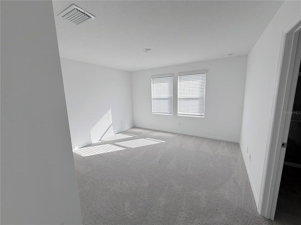 For Rent: $2,150 (3 beds, 2 baths, 1373 Square Feet)