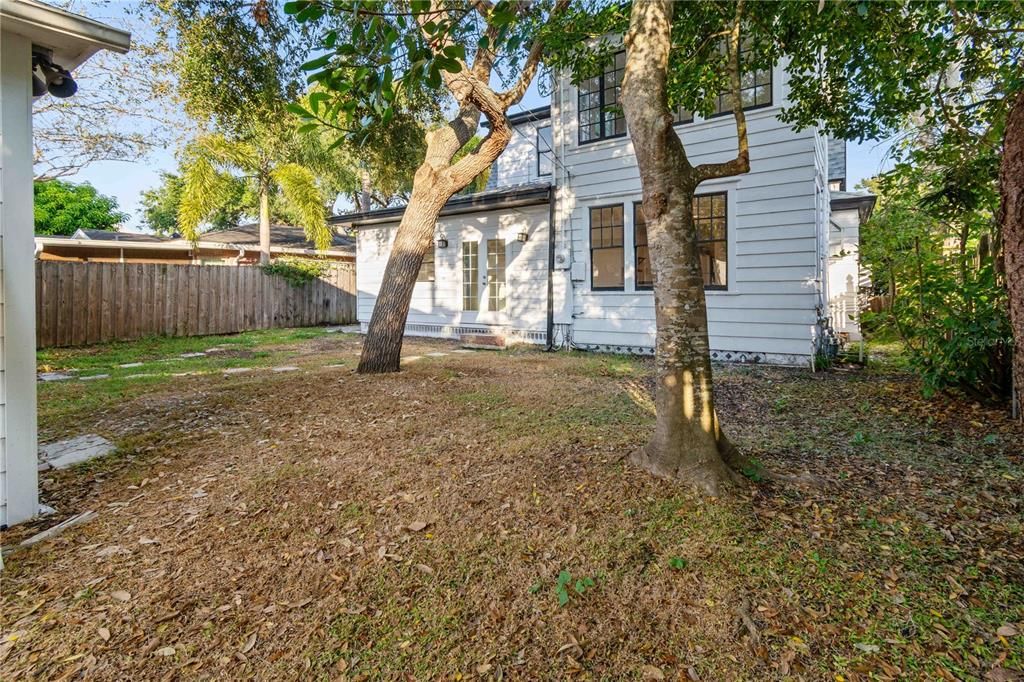 For Rent: $4,500 (3 beds, 1 baths, 2232 Square Feet)