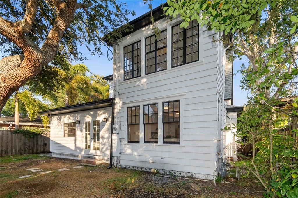 For Rent: $4,500 (3 beds, 1 baths, 2232 Square Feet)