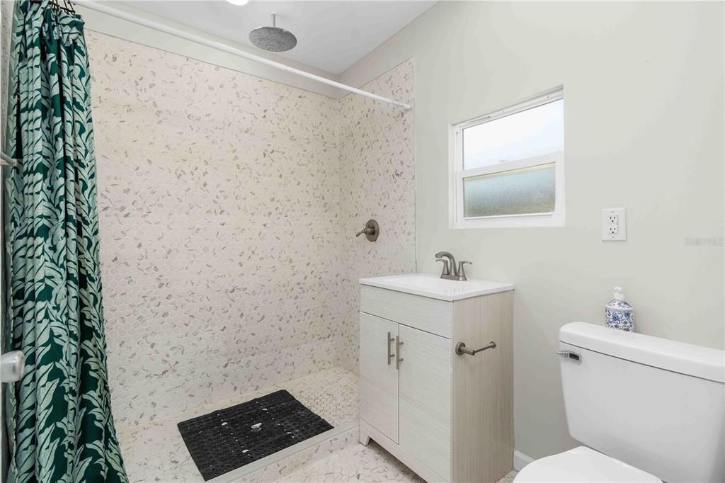 For Rent: $4,500 (3 beds, 1 baths, 2232 Square Feet)