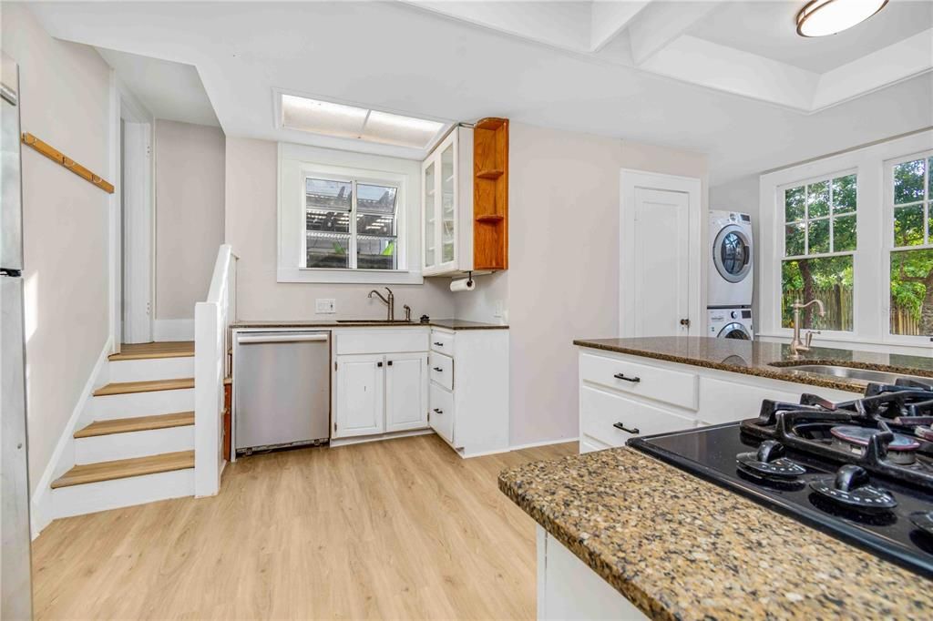 For Rent: $4,500 (3 beds, 1 baths, 2232 Square Feet)