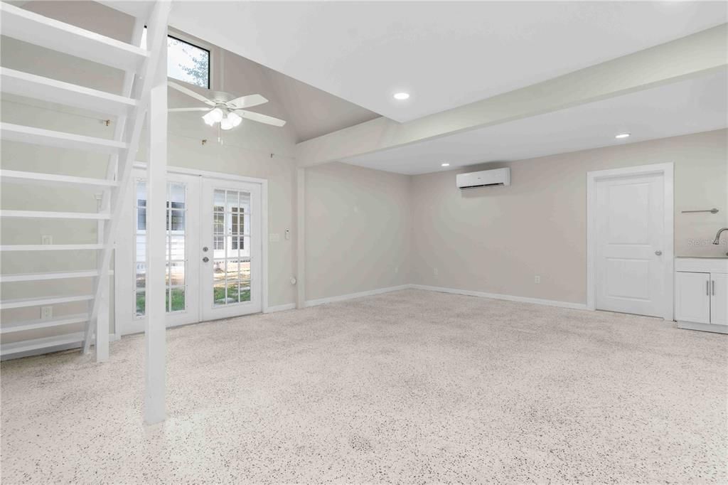 For Rent: $4,500 (3 beds, 1 baths, 2232 Square Feet)