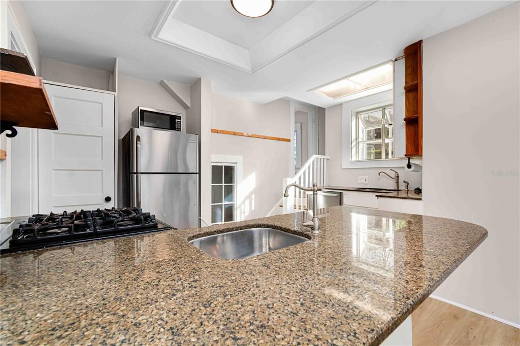 For Rent: $4,500 (3 beds, 1 baths, 2232 Square Feet)