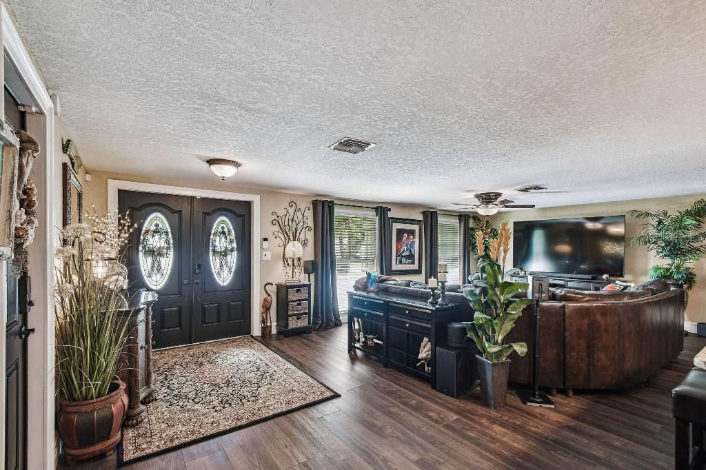 En Venta: $349,000 (2 camas, 2 baños, 1519 Pies cuadrados)