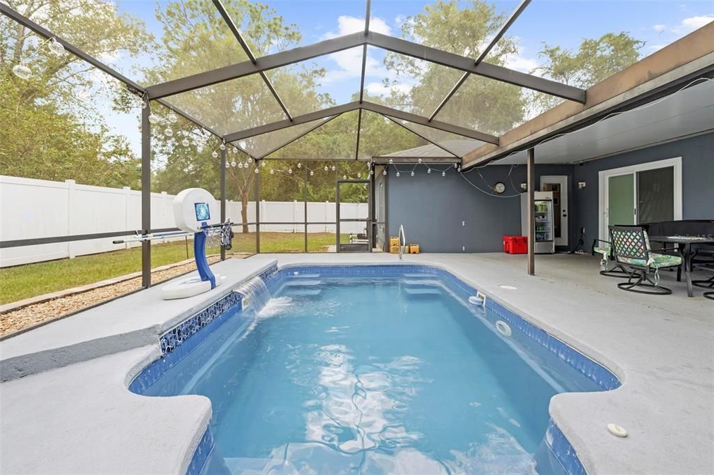 待售: $435,500 (4 贝兹, 2 浴室, 2560 平方英尺)