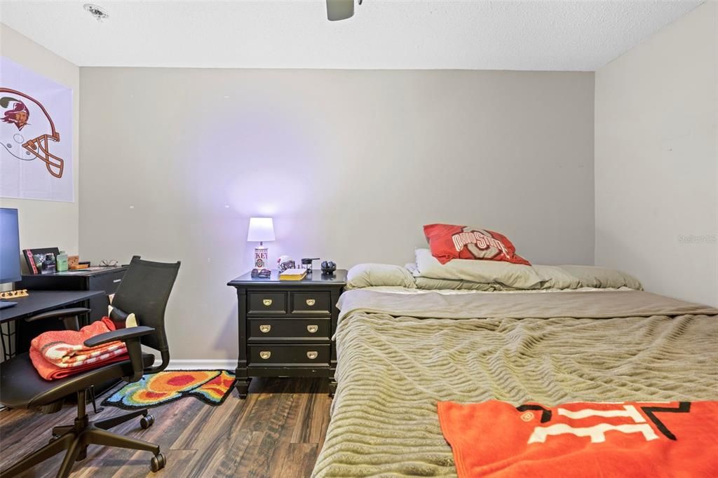 待售: $435,500 (4 贝兹, 2 浴室, 2560 平方英尺)