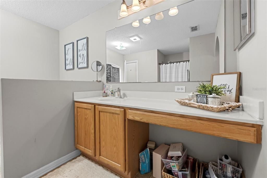 待售: $435,500 (4 贝兹, 2 浴室, 2560 平方英尺)