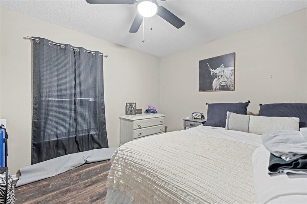 待售: $435,500 (4 贝兹, 2 浴室, 2560 平方英尺)