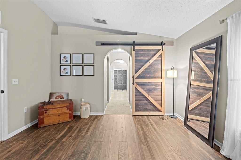 待售: $435,500 (4 贝兹, 2 浴室, 2560 平方英尺)