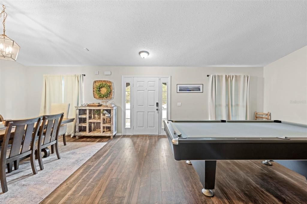 待售: $435,500 (4 贝兹, 2 浴室, 2560 平方英尺)