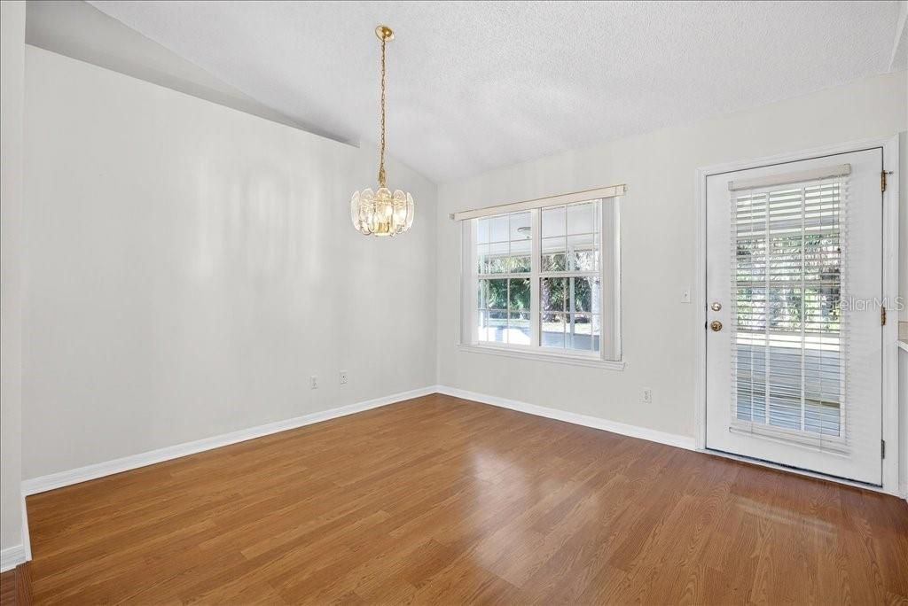 For Sale: $280,000 (3 beds, 2 baths, 1317 Square Feet)