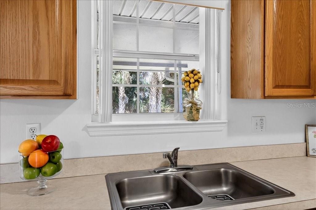 For Sale: $280,000 (3 beds, 2 baths, 1317 Square Feet)