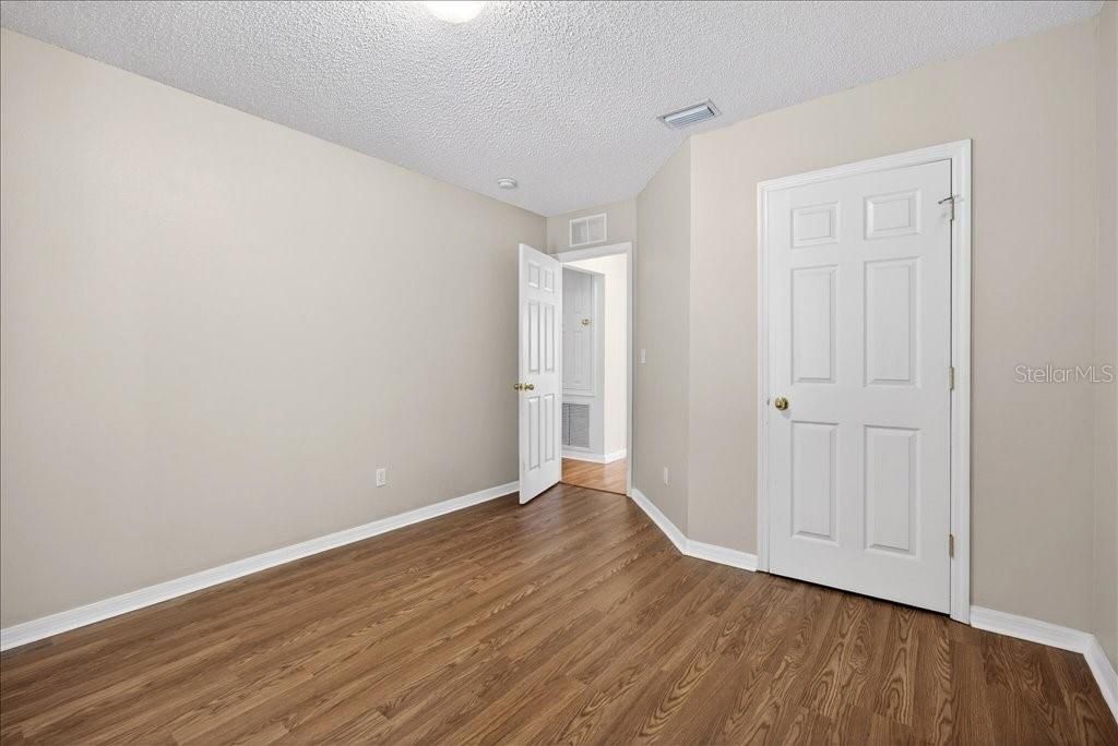 For Sale: $280,000 (3 beds, 2 baths, 1317 Square Feet)