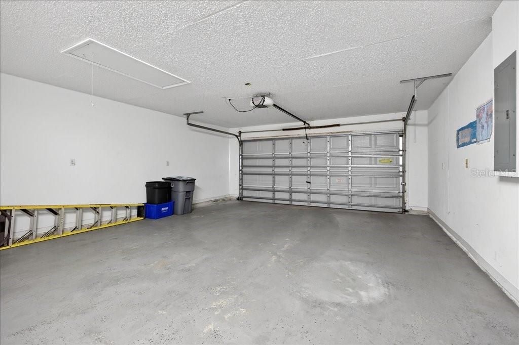 For Sale: $280,000 (3 beds, 2 baths, 1317 Square Feet)