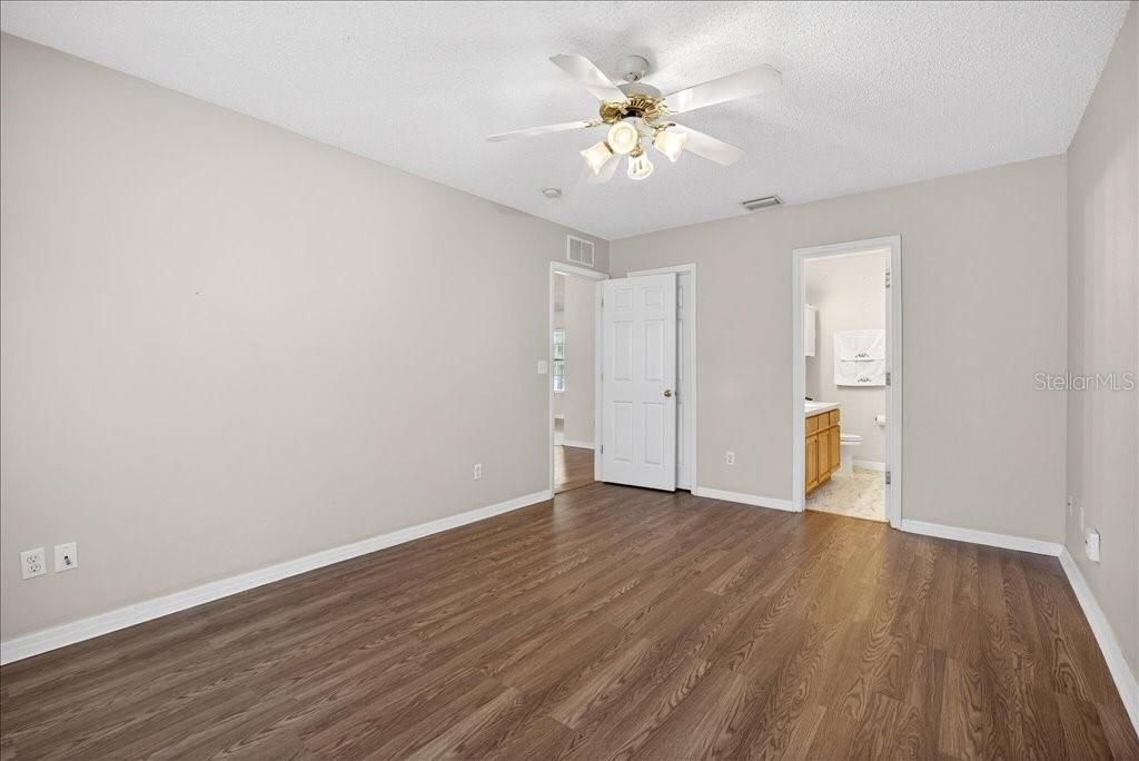 For Sale: $280,000 (3 beds, 2 baths, 1317 Square Feet)