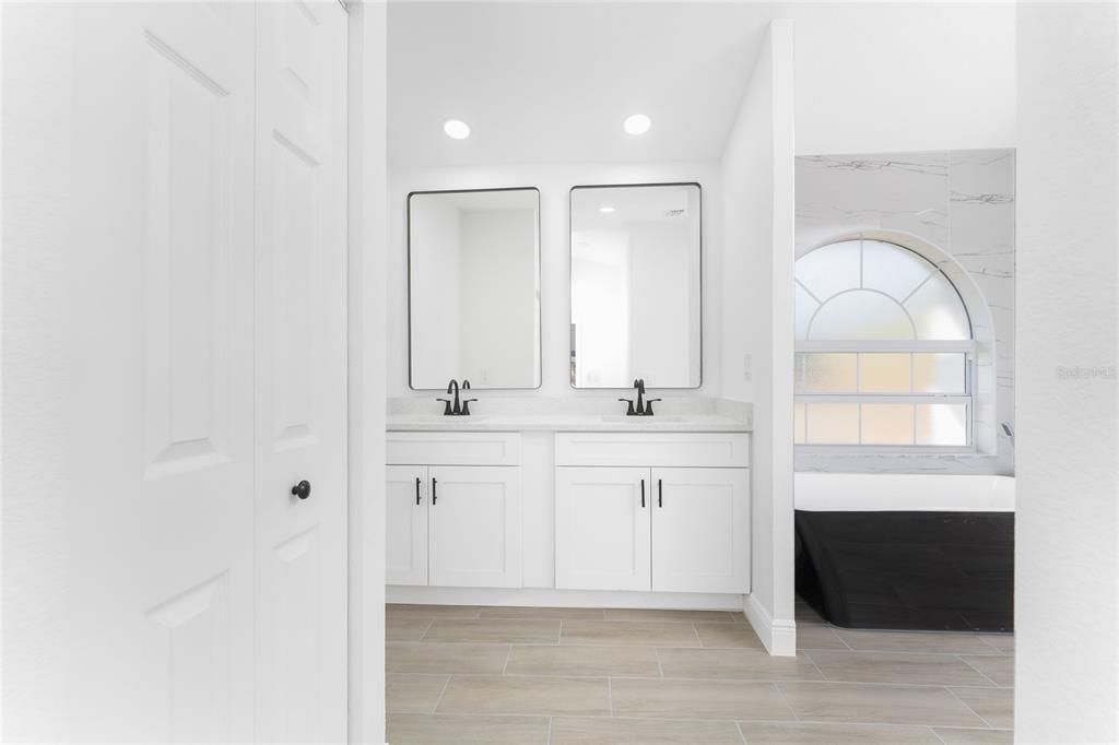 For Sale: $359,000 (3 beds, 2 baths, 1980 Square Feet)