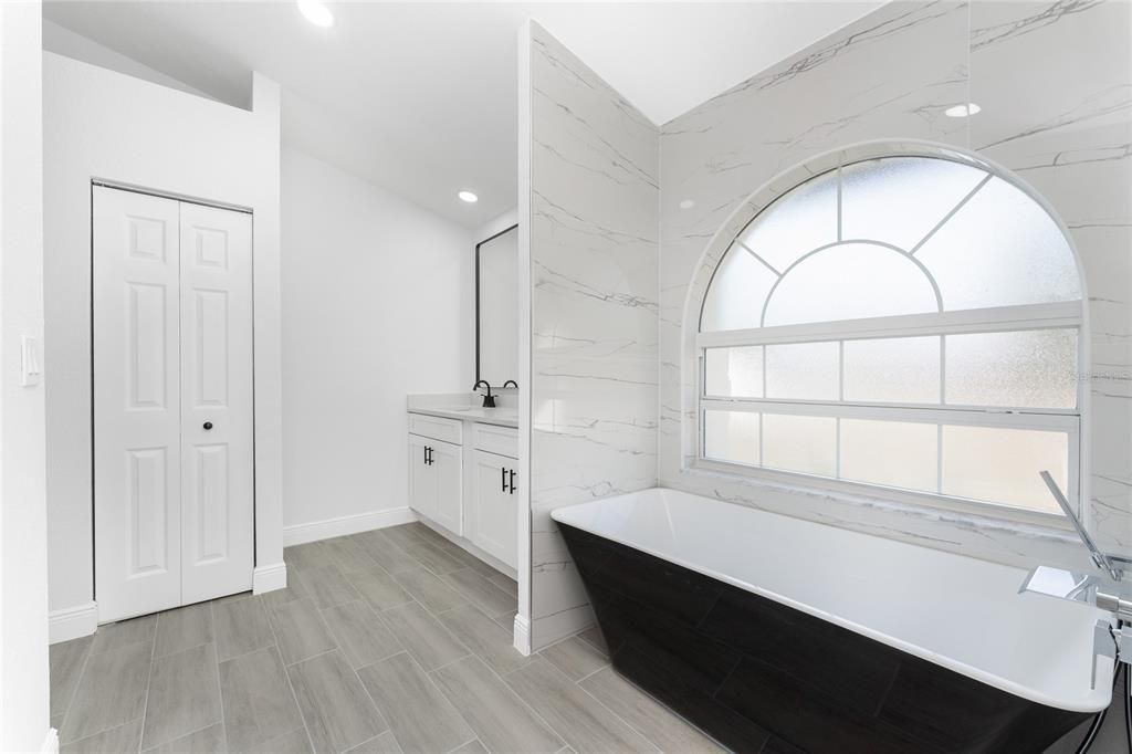 For Sale: $359,000 (3 beds, 2 baths, 1980 Square Feet)