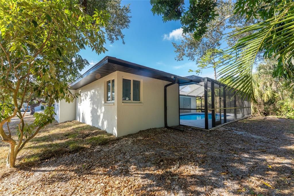 For Sale: $359,000 (3 beds, 2 baths, 1980 Square Feet)