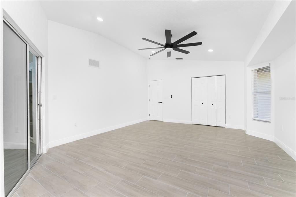 For Sale: $359,000 (3 beds, 2 baths, 1980 Square Feet)