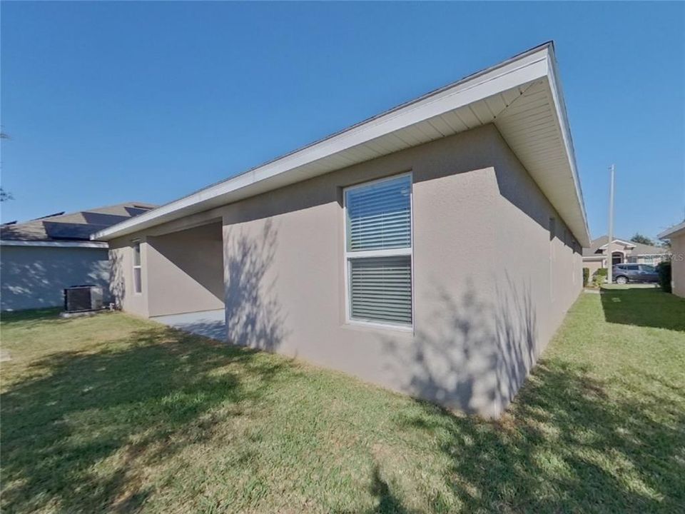 出租: $2,039 (4 贝兹, 2 浴室, 1846 平方英尺)