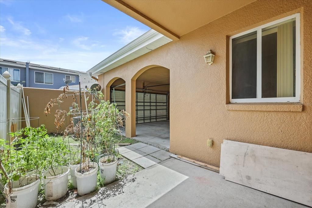 出租: $2,100 (3 贝兹, 2 浴室, 1648 平方英尺)