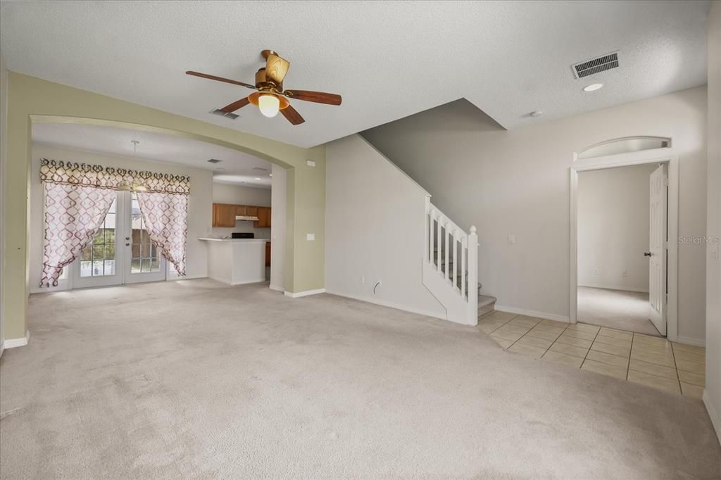 出租: $2,100 (3 贝兹, 2 浴室, 1648 平方英尺)