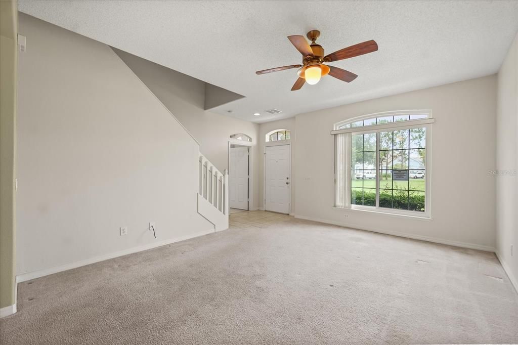 出租: $2,100 (3 贝兹, 2 浴室, 1648 平方英尺)