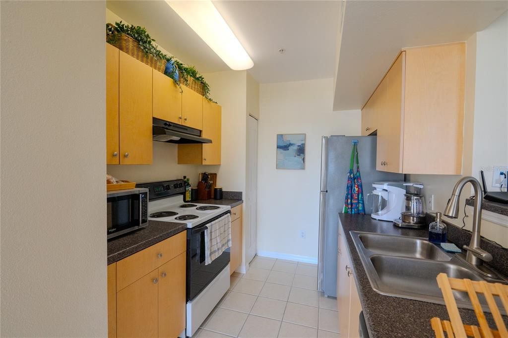 На продажу: $256,000 (1 спален, 1 ванн, 792 Квадратных фут)